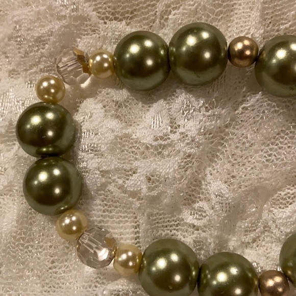 Green Stretch Bracelet - Picture 2 of 8